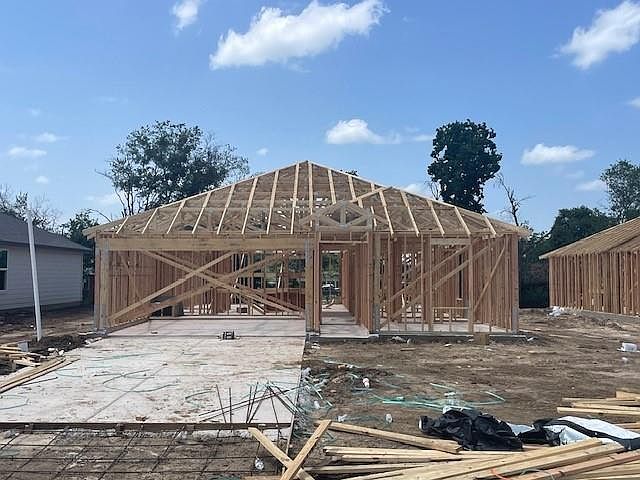 1st image of 212 Paco Loop