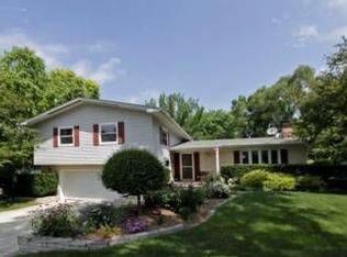 646 59th St, Lisle, IL 60532