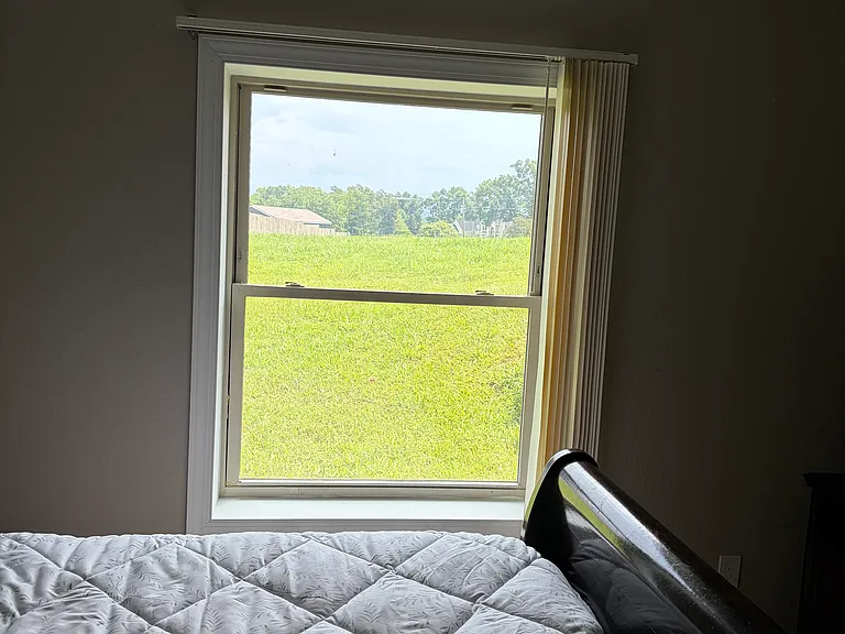 526 Woodslope Cir — Photo 2