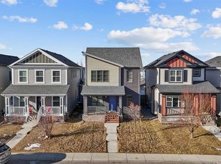 112 Copperpond Park E, Calgary, AB T2Z 1K1