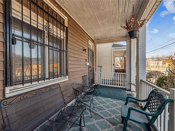 3rd image of 120 Shetland St