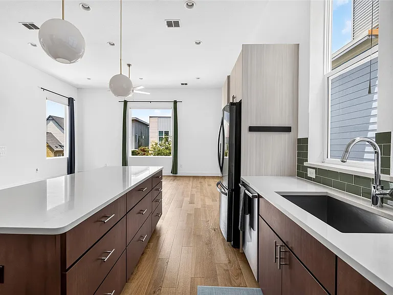 6105 Florencia Ln — Photo 6