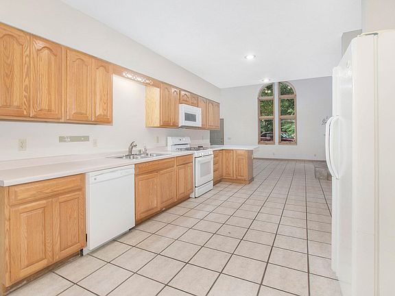 2nd image of 62929 32nd St