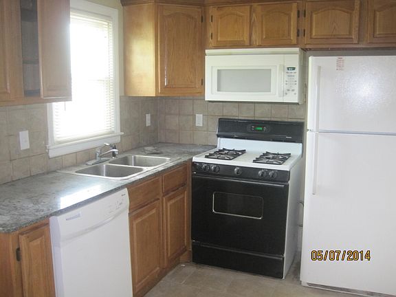 5th image of 9821 Newton Ave