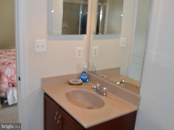 4th image of 43172 Loudoun Reserve Dr