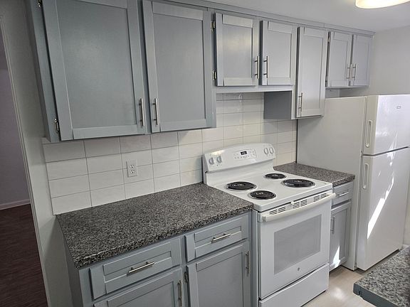 2nd image of 1734 Cromwell Dr #2