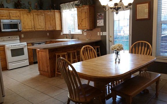 5th image of 129 Ponderosa Ave