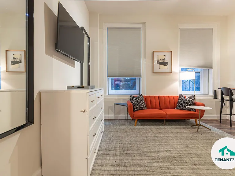8 E Fayette St #204 — Photo 10