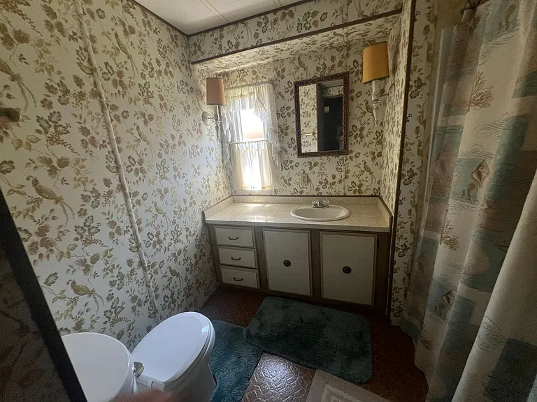 1052 SE Deep Lake Rd — Photo 11