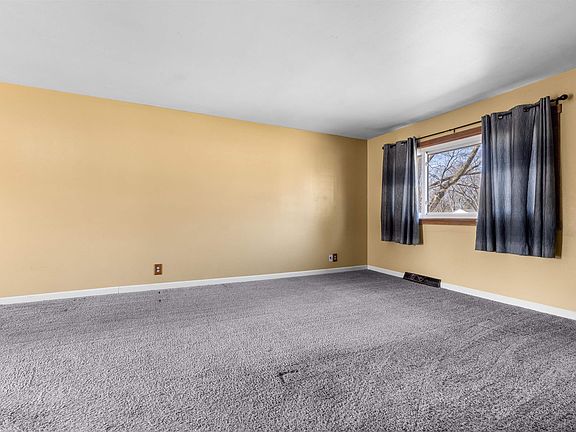 2nd image of 5860 Kirkwood Cir