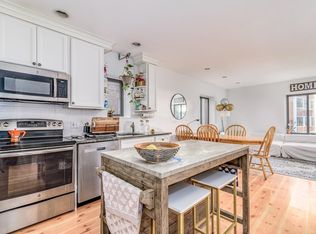90 Salem St APT 3F, Boston, MA 02113