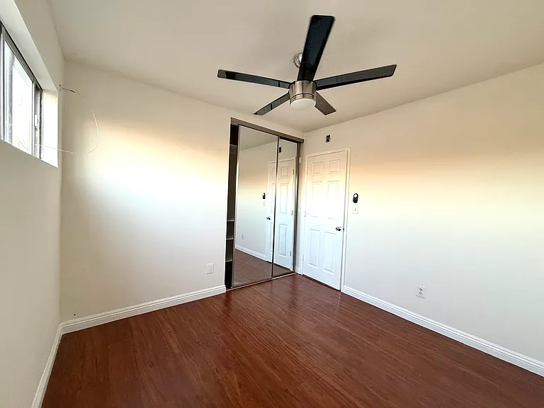 1938 Johnston St #3 — Photo 4