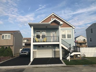 849 Arctic St, Lindenhurst, NY, 11757