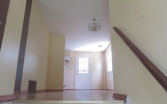 2nd image of 1944 Bristol Cir