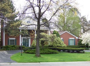 5095 Lake Bluff Rd, West Bloomfield, MI 48323