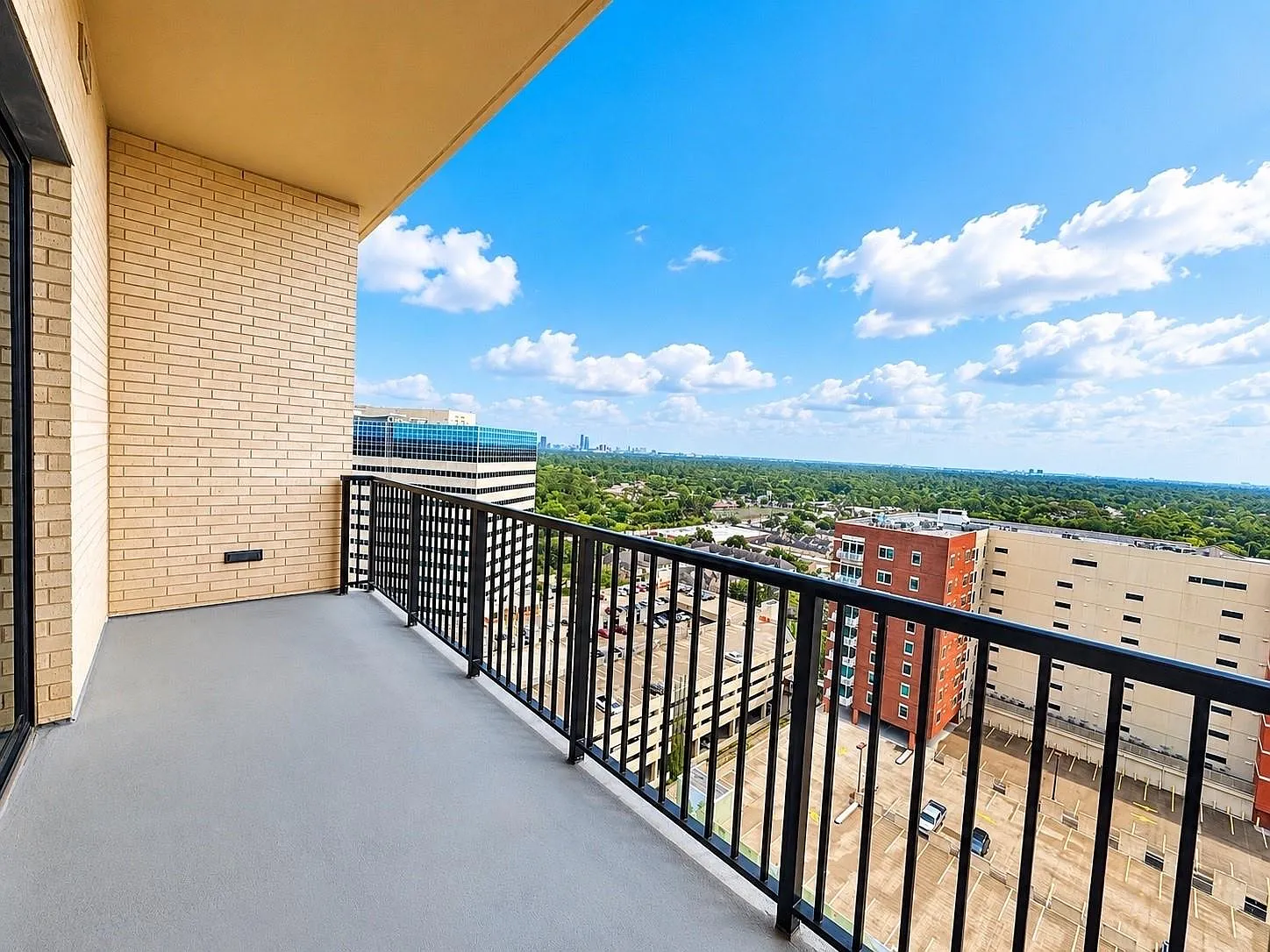 1 bed, 1.0 bath, 680 sqft, $1,861 — Photo 4