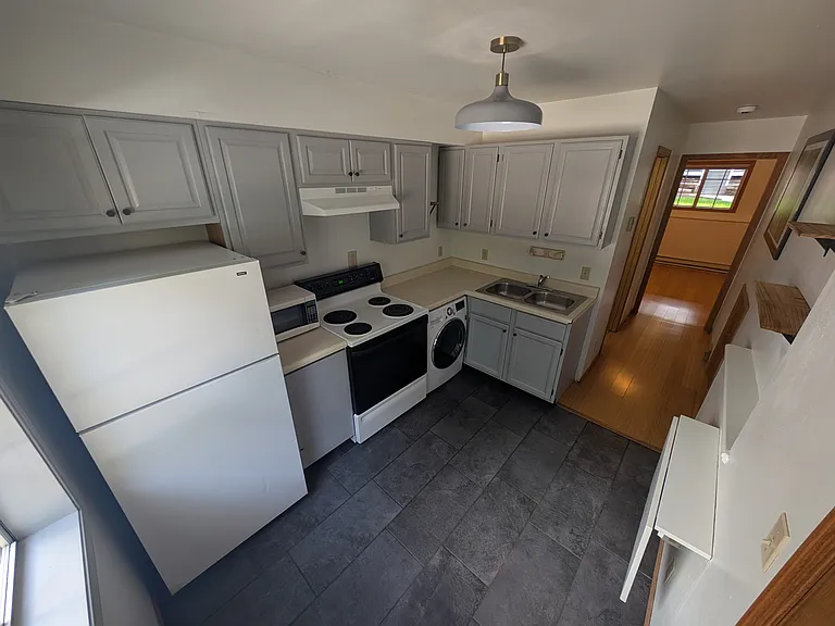 106 Spruce Ct — Photo 1