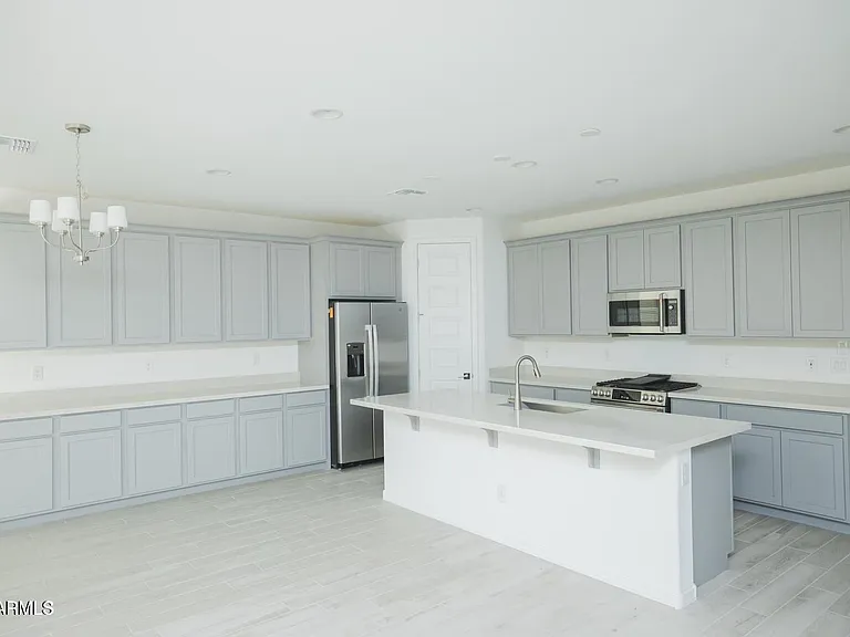 3512 N 103rd Ave — Photo 5
