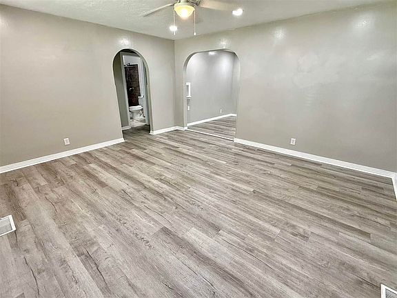 2nd image of 320 N Peachtree St