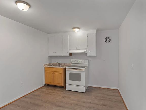 5th image of 106 Commonwealth Cir