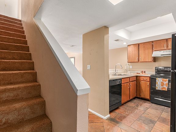 4th image of 122 S Hardy Dr APT 11