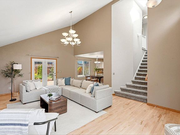 4th image of 4251 Fern Ave