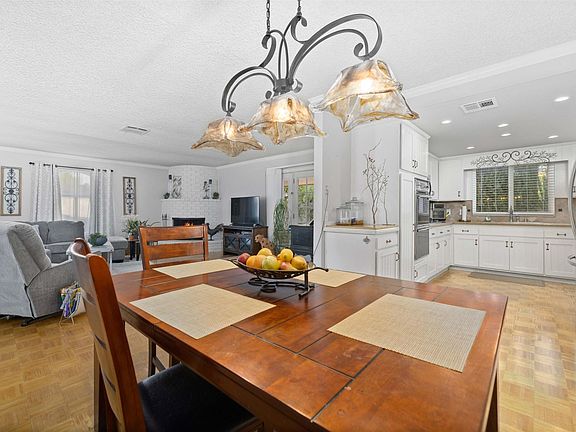 4th image of 4512 W Avenue L8