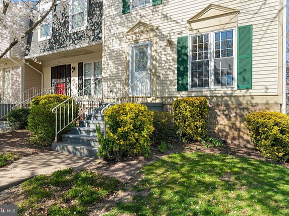5th image of 2890 Burgundy Pl #9