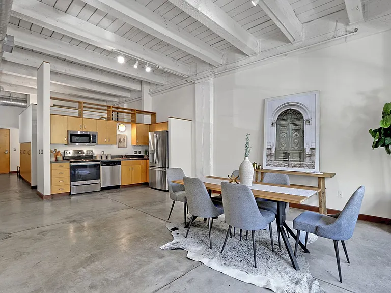 416 NW 13th Ave #104 — Photo 7