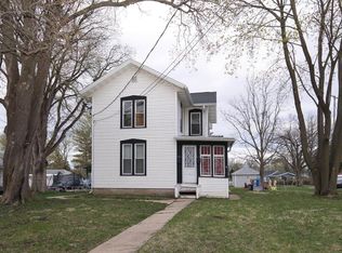 419 S Janesville St, Whitewater, WI 53190