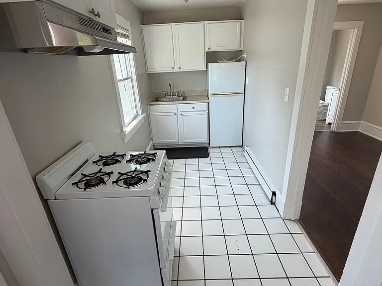 2114 E Landis Ave #9 — Photo 7