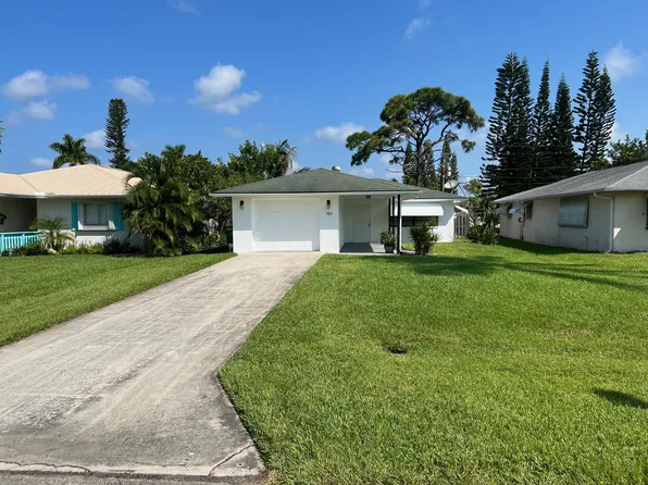 789 99th Ave N, Naples, FL 34108