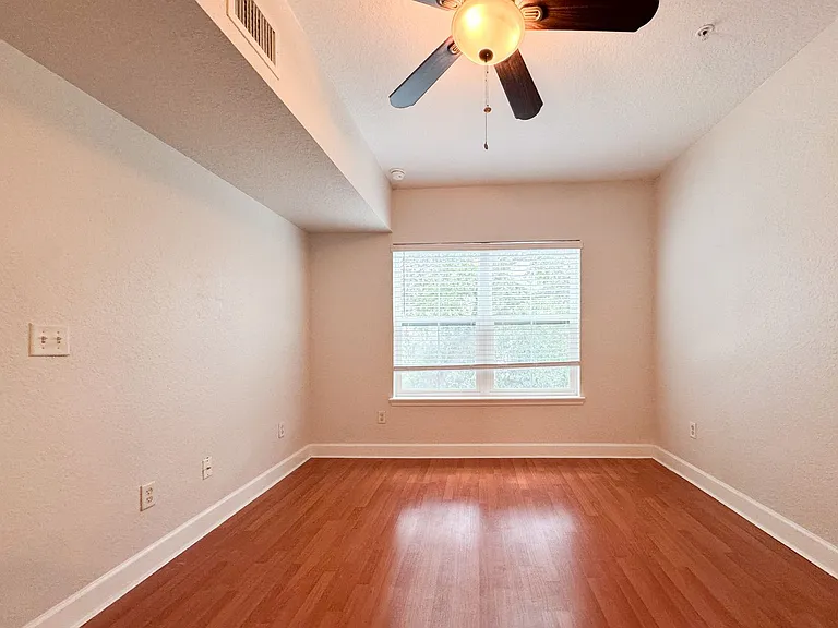 202 E South St #3044 — Photo 14