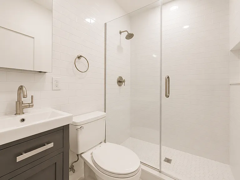 556 Leonard St #2 — Photo 9