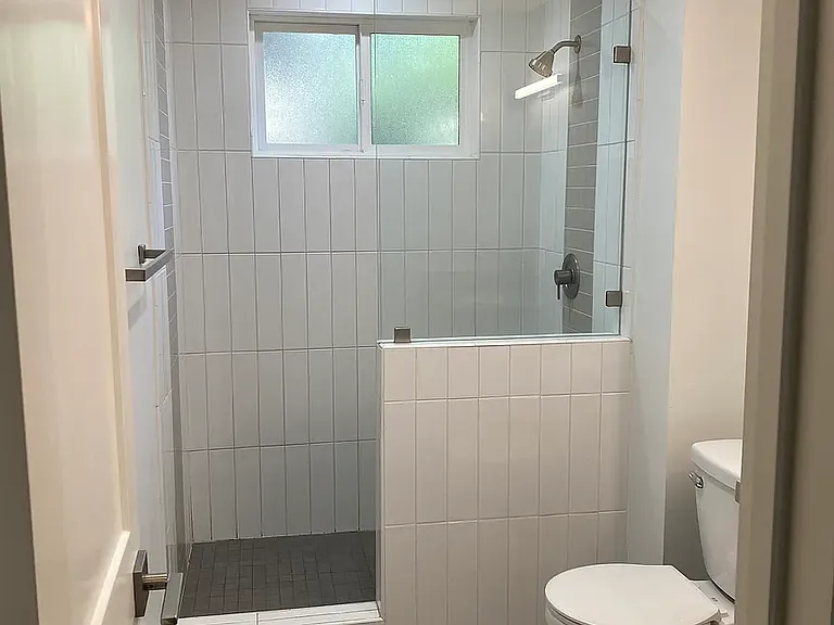 2301 H St #6 — Photo 9