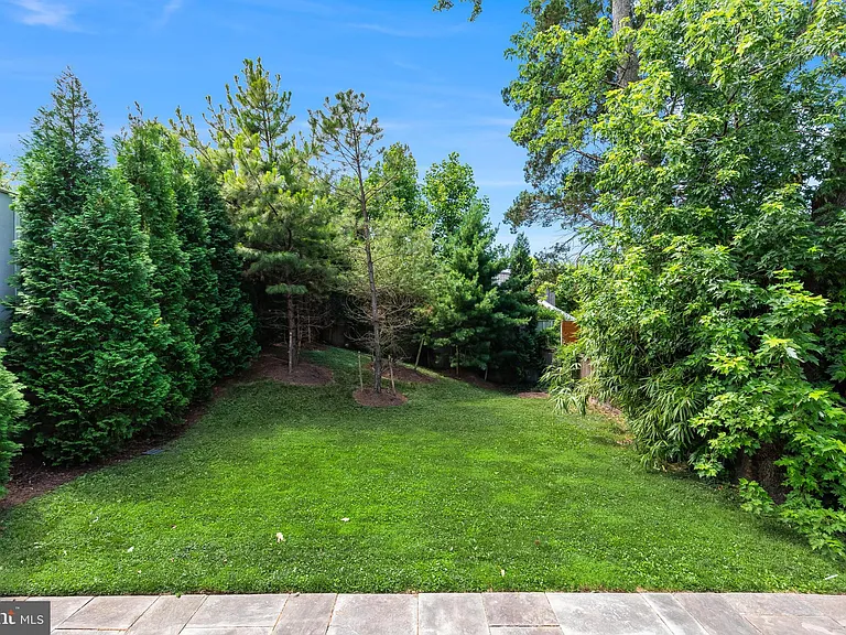 4226 Ellicott St NW — Photo 24