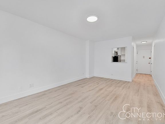 5th image of 245 E 35th St #F6