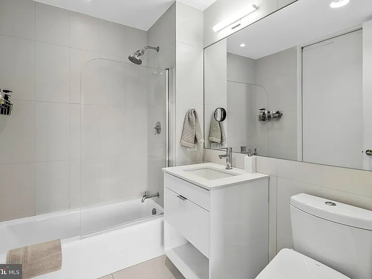 1111 24th St NW #78 — Photo 9