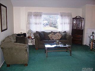 3rd image of 3 Rogers Ln