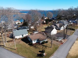 21 Walnut Rd, Old Lyme, CT 06371