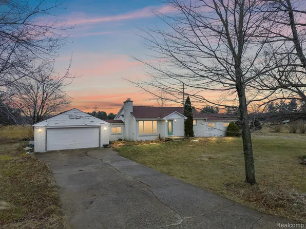 2801 Muma Rd, Parma, MI 49269