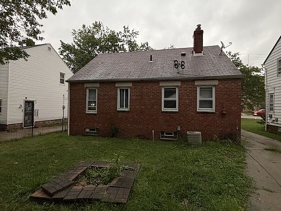 2nd image of 380 E 260th St