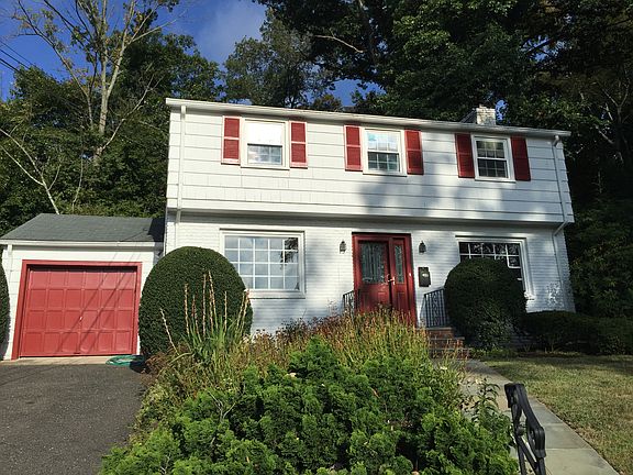 3rd image of 586 Highland Ave