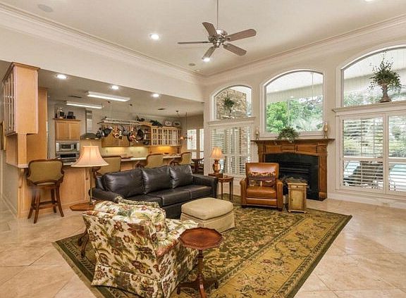 3rd image of 9241 Timbercreek Blvd