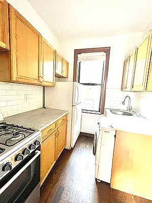 4th image of 204 17th St #3C