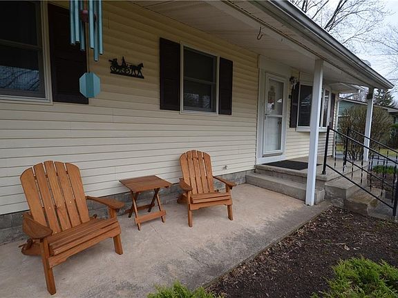 3rd image of 60 Westwood Dr