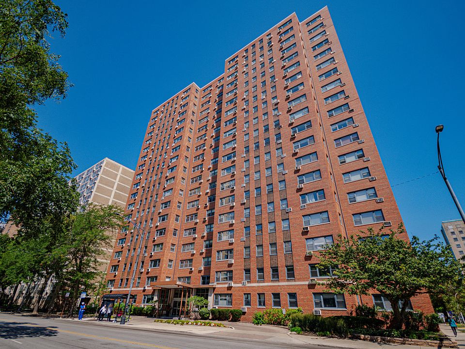 1st image of 2909 N Sheridan Rd APT 1705