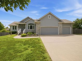 201 N Tanner Trail Ct, Valley Center, KS 67147