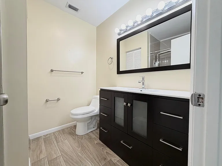 3794 SE County Line Rd #102 — Photo 9