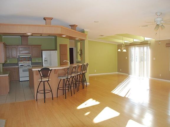 4th image of 3930 Hixon Ave